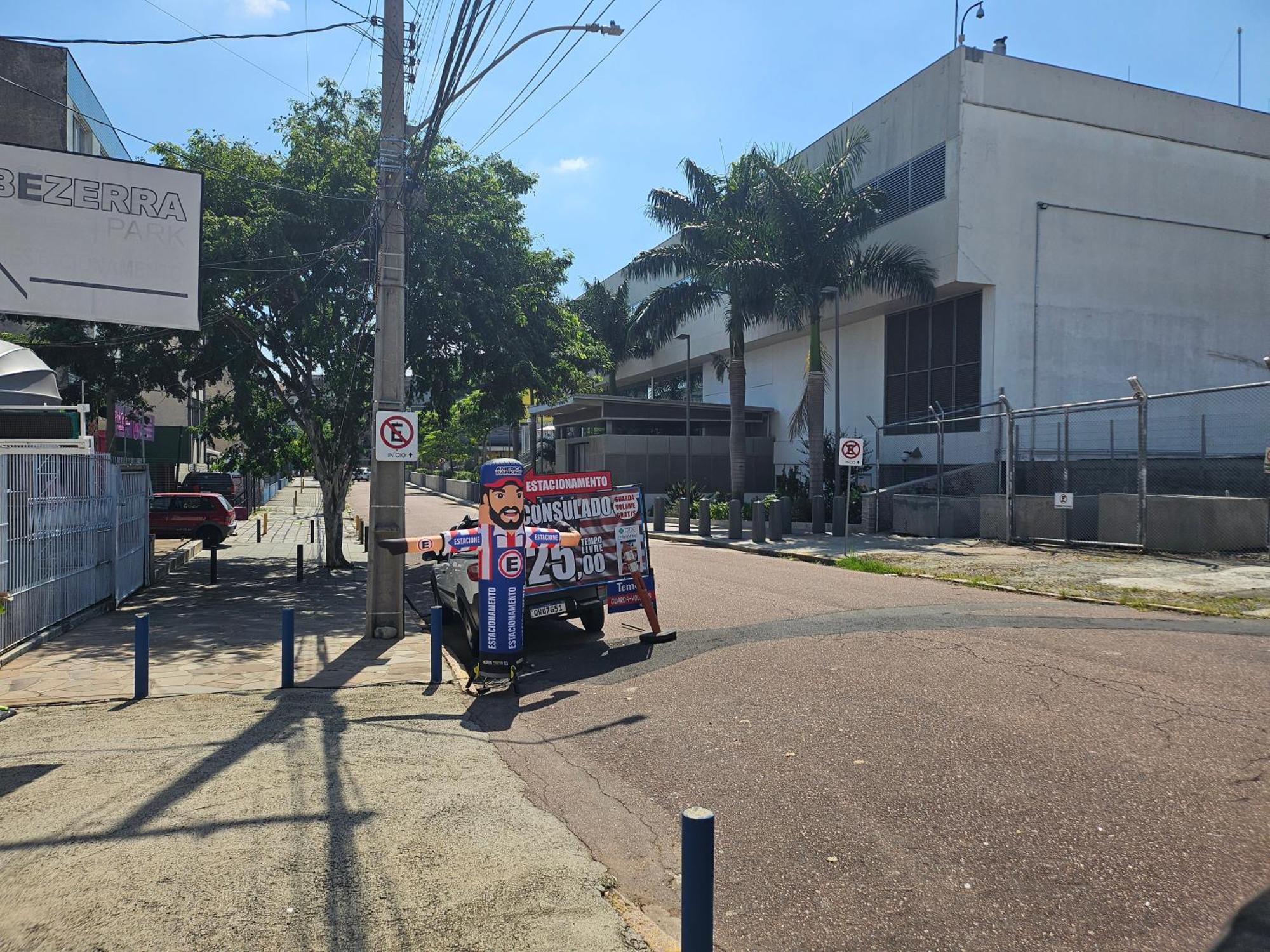 Consulado Americano Apartamento 50 Metros Da Entrada Para Visto Consulado Eua Porto Alegre Com Garagem Eksteriør bilde