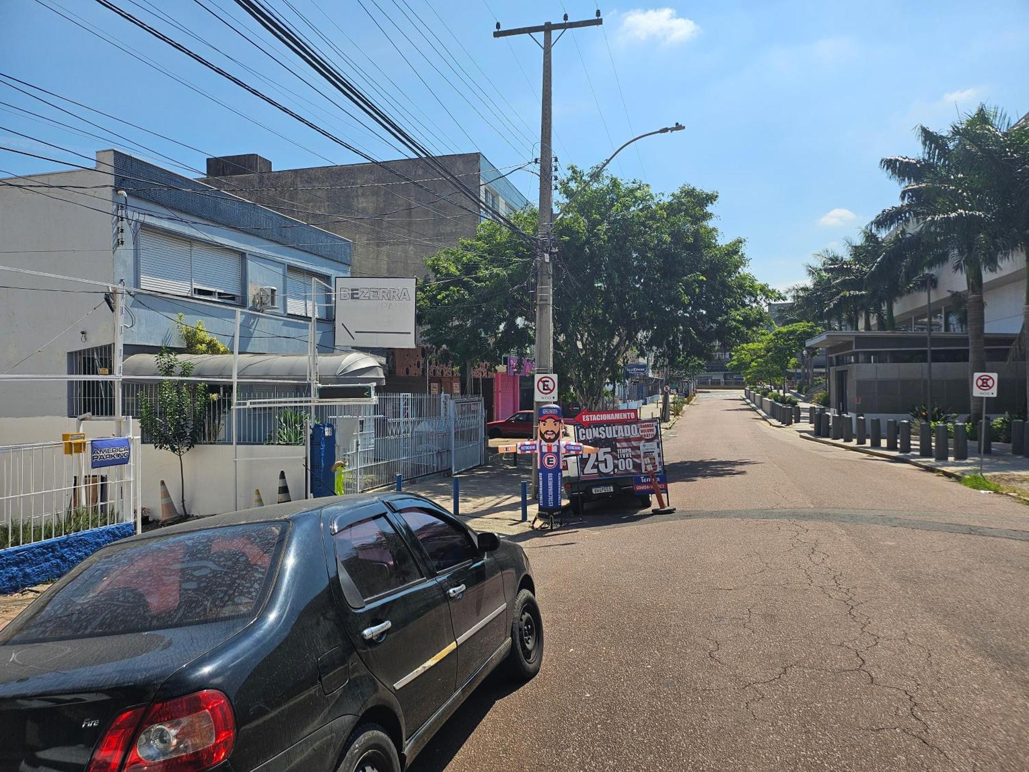 Consulado Americano Apartamento 50 Metros Da Entrada Para Visto Consulado Eua Porto Alegre Com Garagem Eksteriør bilde
